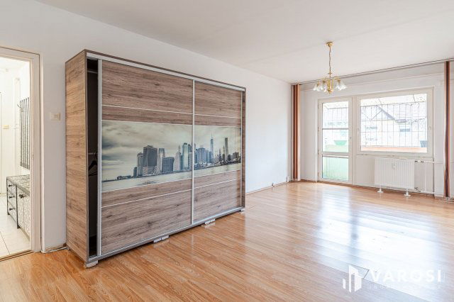 Eladó panellakás, Szegeden 52.5 M Ft, 2 szobás