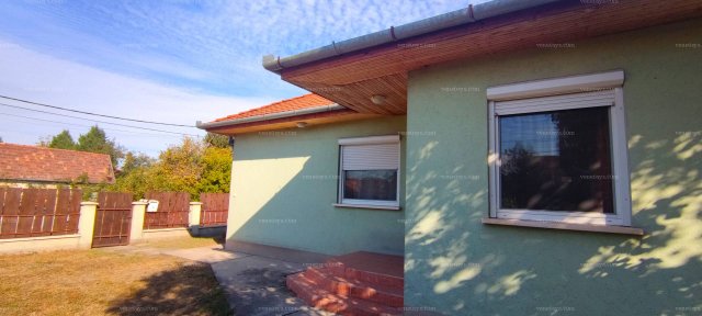 Eladó családi ház, Szigethalmon 98.9 M Ft, 4 szobás