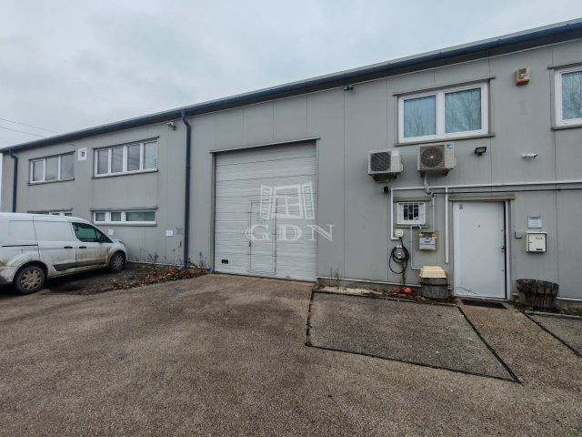 Kiadó ipari ingatlan, Nagytarcsán 250 E Ft / hó