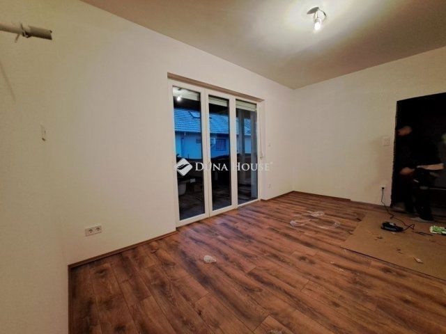 Eladó ikerház, Vasadon 71.9 M Ft, 4 szobás / költözzbe.hu