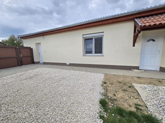 Eladó családi ház, Kozármislenyen 124.9 M Ft, 5 szobás