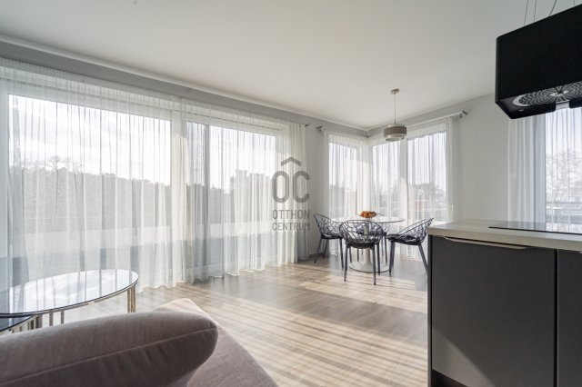 Eladó téglalakás, Balatonföldváron 168 M Ft, 4 szobás