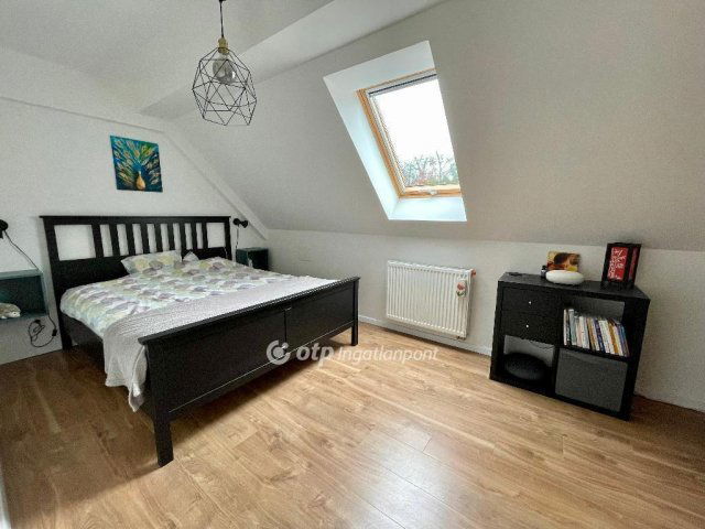 Eladó családi ház, Veszprémben 159 M Ft, 7 szobás