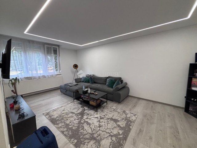 Eladó téglalakás, Lábatlanon 42 M Ft, 2 szobás