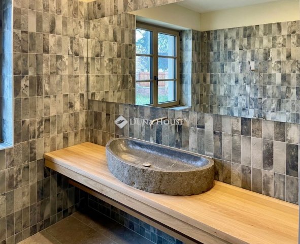 Eladó családi ház, Perbálon 199 M Ft, 4 szobás