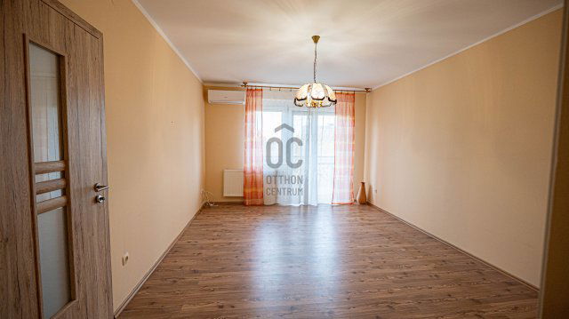 Eladó téglalakás, Szekszárdon 35.5 M Ft, 2 szobás