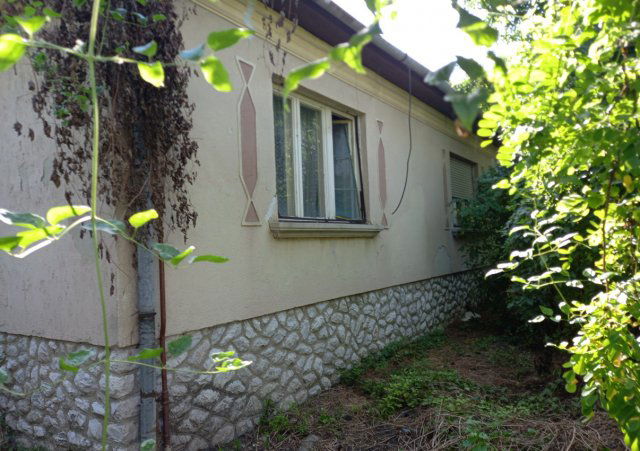 Eladó családi ház, Mezőtárkányon, Kossuth úton 6.7 M Ft