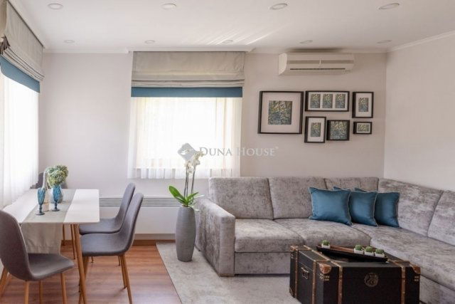 Eladó családi ház, Kecskeméten 379 M Ft, 10 szobás