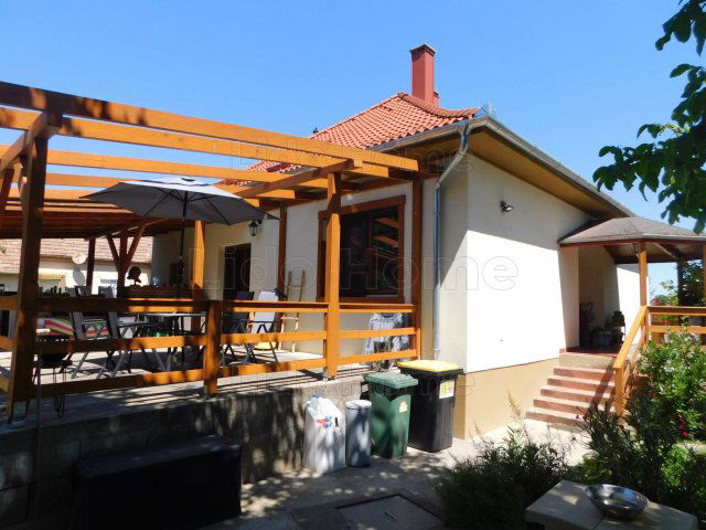 Eladó családi ház, Zalaváron 61.845 M Ft, 3 szobás
