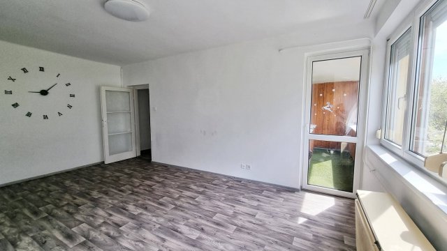 Eladó téglalakás, Nyíregyházán 48.5 M Ft, 3 szobás