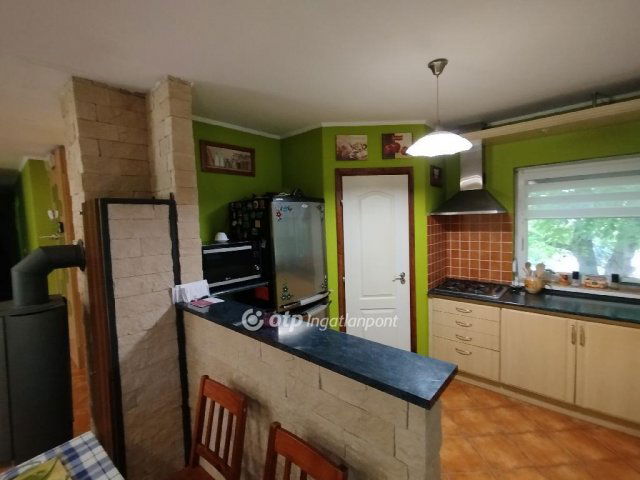Eladó családi ház, Lothárd 55 M Ft, 4 szobás