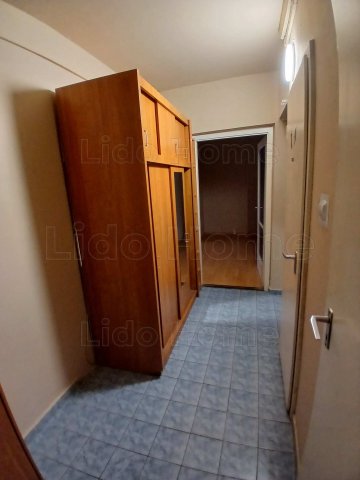 Eladó panellakás, Győrött 48.5 M Ft, 2 szobás