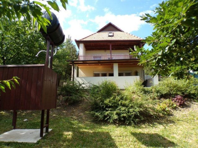 Eladó családi ház, Dunabogdányban 78 M Ft, 1+2 szobás