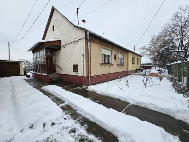 Eladó ikerház, Debrecenben 63.9 M Ft, 3 szobás