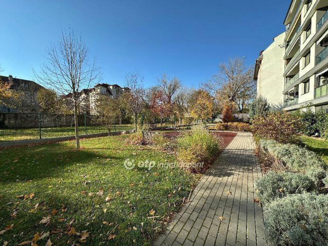 Eladó téglalakás, Budapesten, XIV. kerületben 135 M Ft, 3 szobás