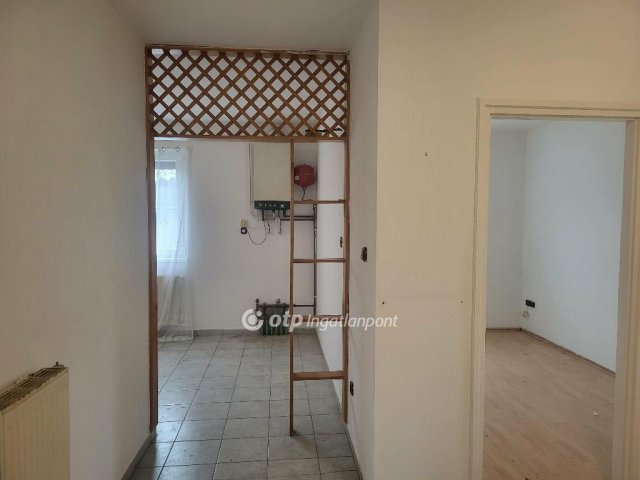 Eladó családi ház, Jászfényszarun 45 M Ft, 1+2 szobás