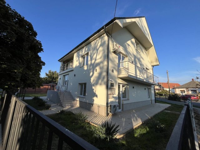Eladó családi ház, Hajdúszoboszlón 169.99 M Ft, 10 szobás