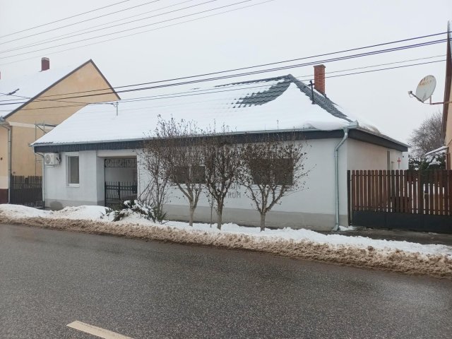 Eladó családi ház, Zalaszentgróton 125 M Ft, 5 szobás