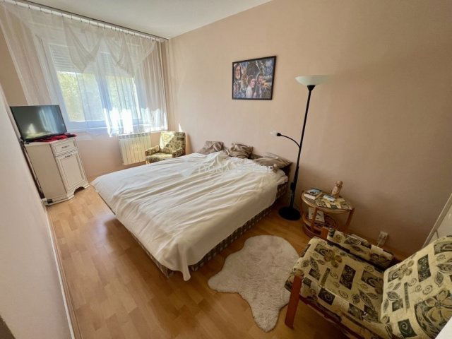 Eladó panellakás, Pécsett 44.9 M Ft, 2 szobás