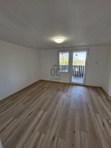 Eladó családi ház, Újszászon 30 M Ft, 4 szobás