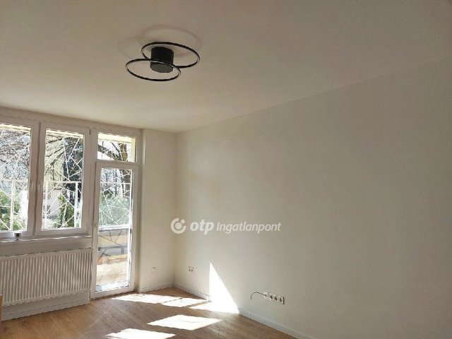 Eladó téglalakás, Szegeden 59.9 M Ft, 2 szobás