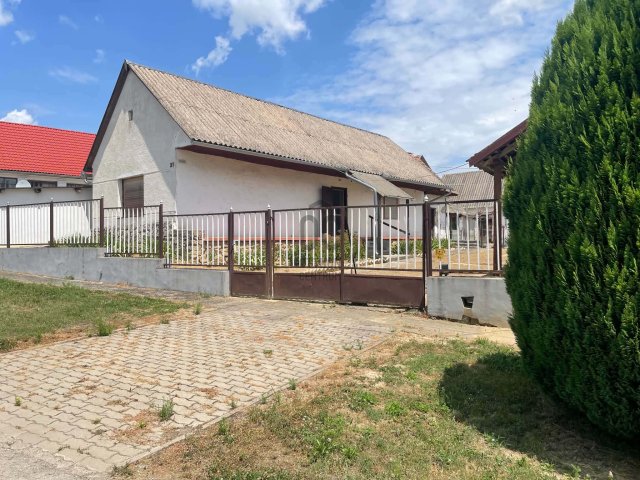 Eladó családi ház, Nagybudméron 9.9 M Ft, 3 szobás