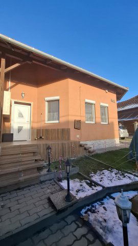 Eladó családi ház, Szigetszentmiklóson 98 M Ft, 3 szobás