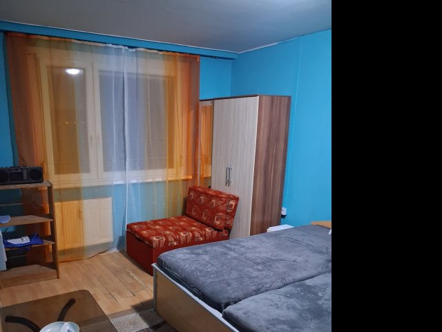 Kiadó panellakás, albérlet, Győrött 170 E Ft / hó, 1+1 szobás