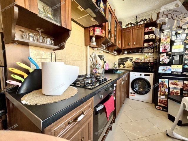 Eladó panellakás, Kiskunfélegyházán 39.5 M Ft, 2 szobás