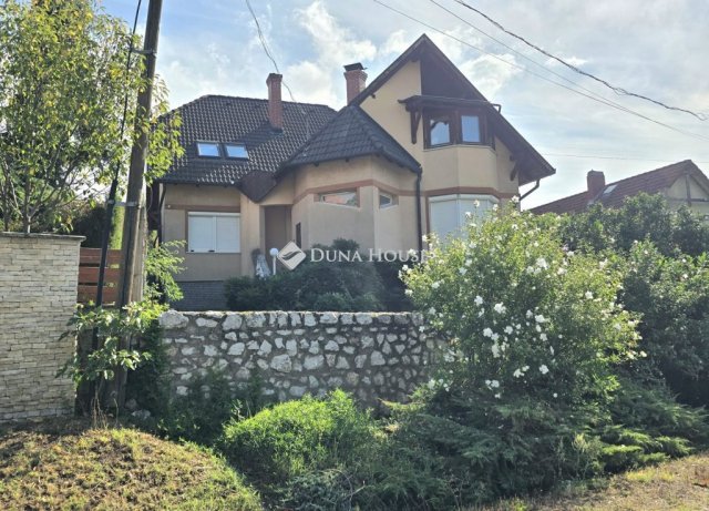 Eladó családi ház, Pécsett, Korsó dűlőn 169.9 M Ft, 6 szobás
