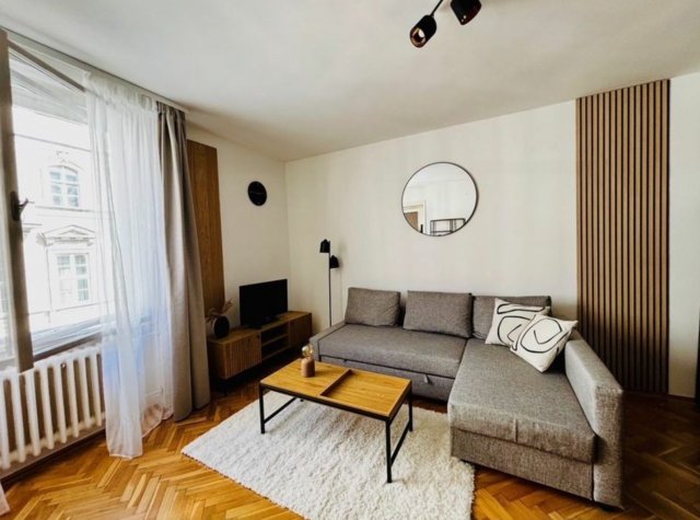 Kiadó téglalakás, albérlet, V. kerületben, Széchenyi utcában