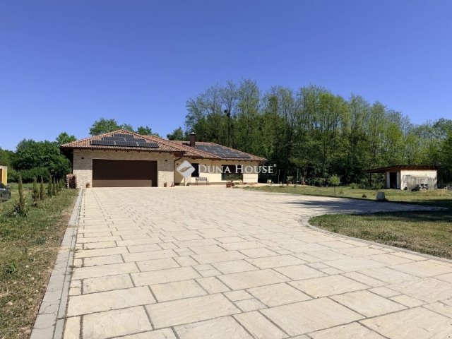 Eladó családi ház, Szentgotthárdon 234.8 M Ft, 5 szobás