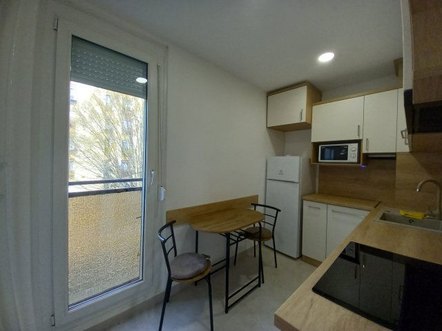 Kiadó panellakás, albérlet, Pécsett, Váci Mihály utcában