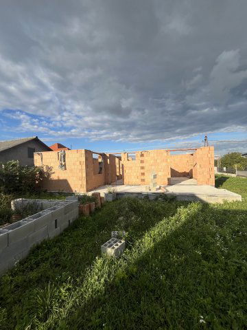 Eladó ikerház, Győrújbaráton 89.9 M Ft, 5 szobás