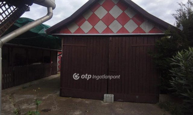 Eladó családi ház, Berettyóújfaluban 88 M Ft, 6 szobás