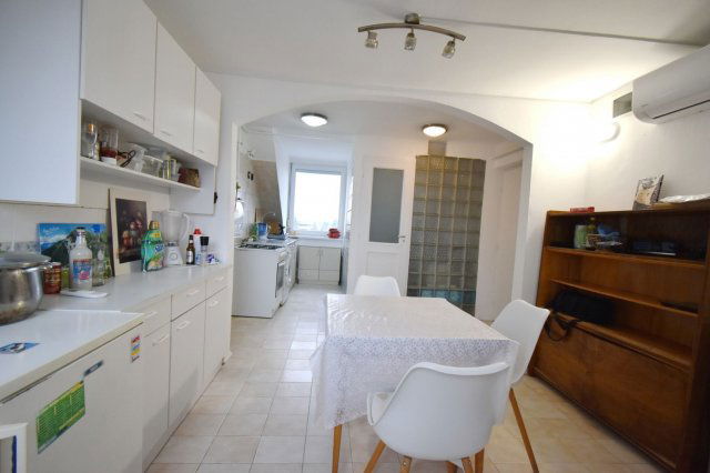 Kiadó téglalakás, albérlet, Debrecenben 250 E Ft / hó, 3 szobás