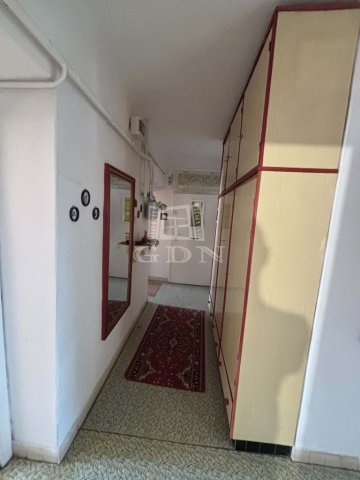 Eladó téglalakás, Szombathelyen 37 M Ft, 2 szobás