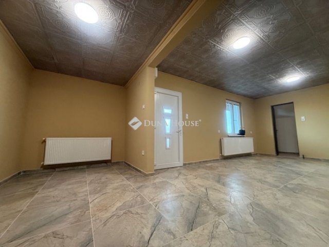 Eladó családi ház, Örkényen 59.999 M Ft, 4 szobás