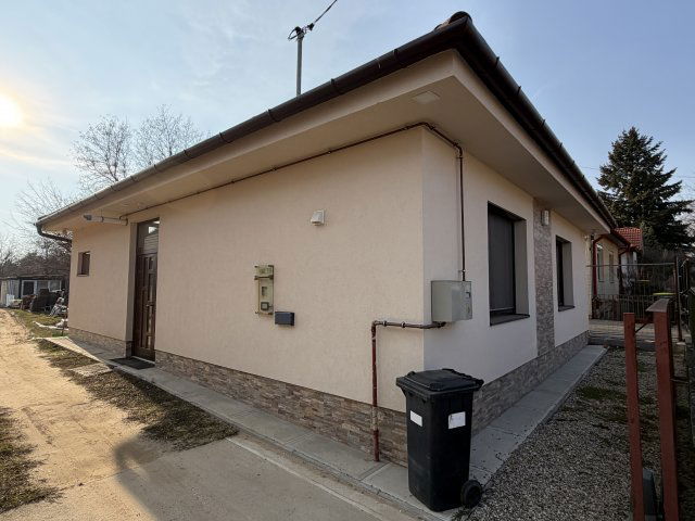 Eladó családi ház, Gödöllőn 125 M Ft, 2 szobás