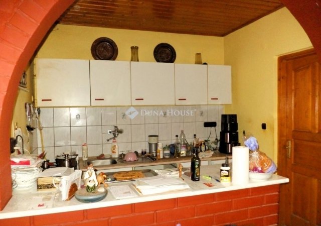 Eladó családi ház, Velencén 74.7 M Ft, 4 szobás