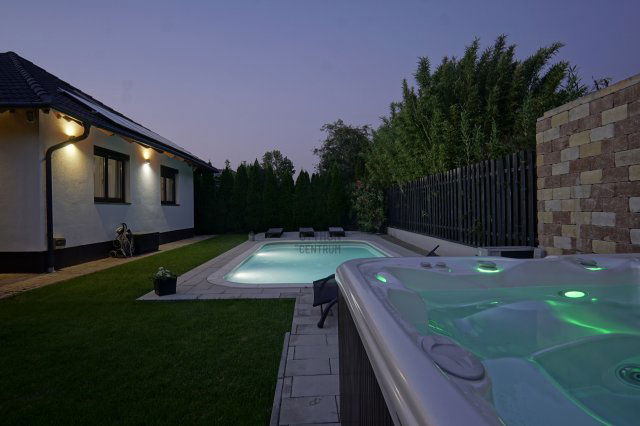 Eladó családi ház, Dunakeszin 349 M Ft, 7 szobás