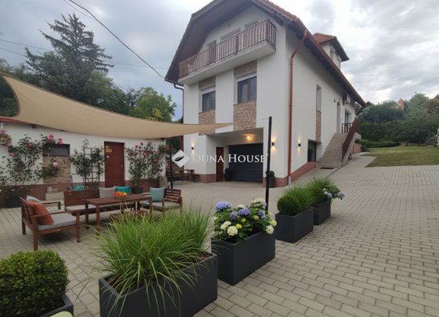 Eladó családi ház, Balatongyörökön 140 M Ft, 6 szobás