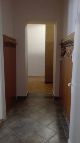 Kiadó iroda, Pécsett, Király utcában 140 E Ft / hó, 2 szobás