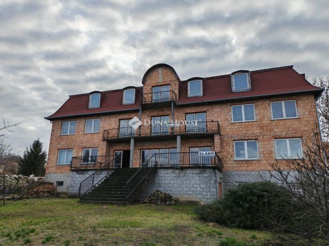 Eladó családi ház, Galgahévízen 135 M Ft, 26 szobás