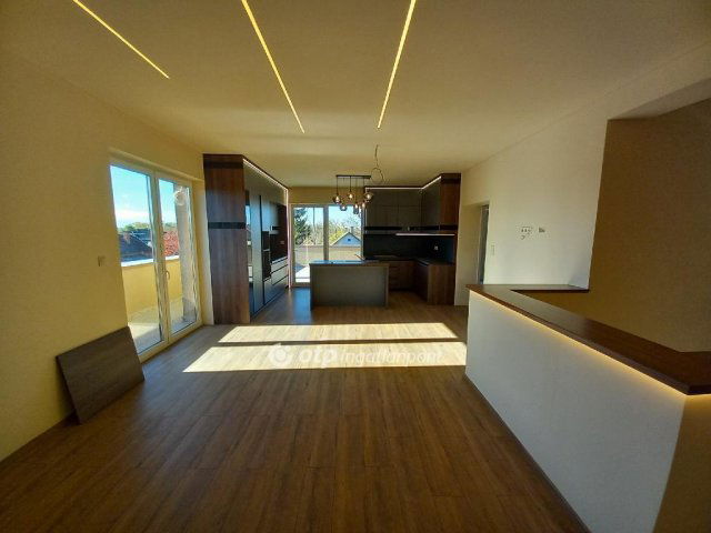 Eladó családi ház, Debrecenben 129 M Ft, 4 szobás