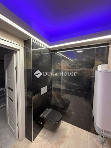 Kiadó téglalakás, albérlet, Pécsett 260 E Ft / hó, 2 szobás