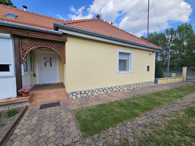 Eladó családi ház, Vaszaron 48.9 M Ft, 2 szobás