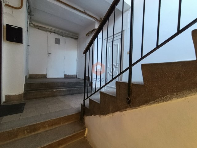 Eladó téglalakás, Pécsett 19.9 M Ft, 1 szobás