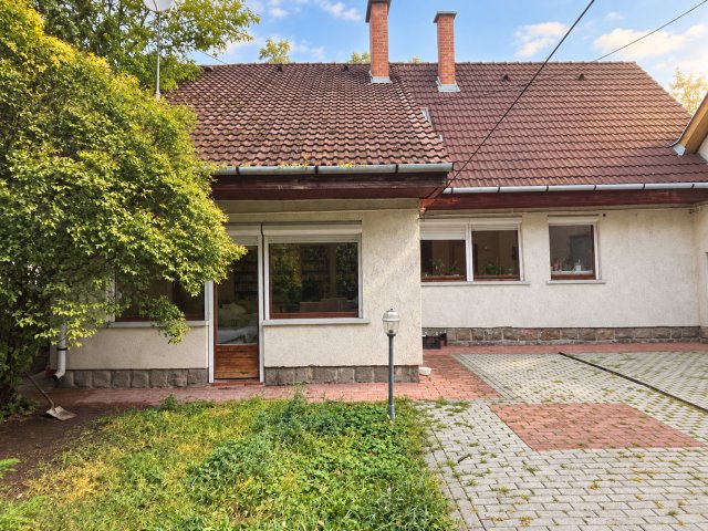 Eladó családi ház, Szentendrén 119 M Ft, 5 szobás