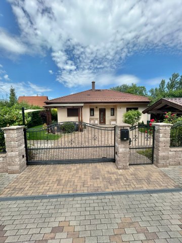 Eladó családi ház, Balatonszárszón, Jókai Mór utcában